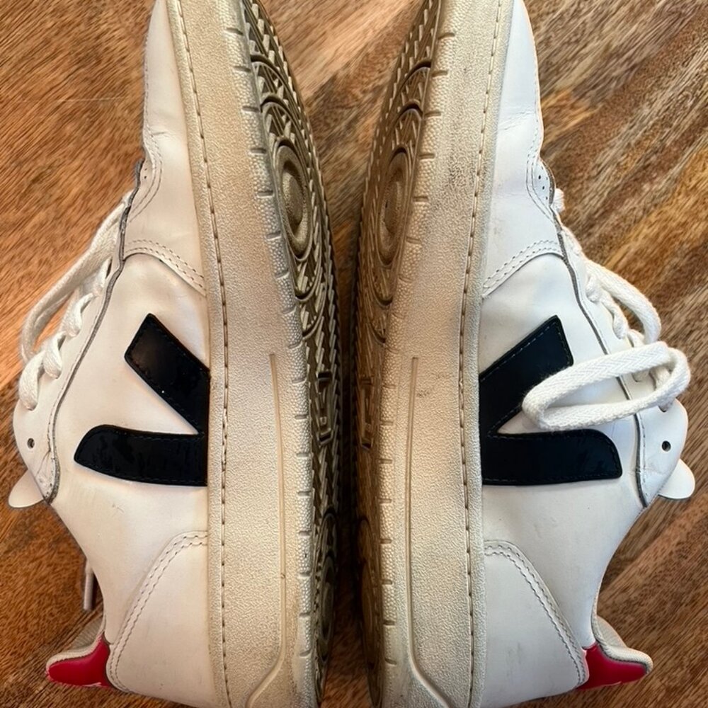 Veja V-10 Leather Colorblock Shoe - Picture 5 of 7